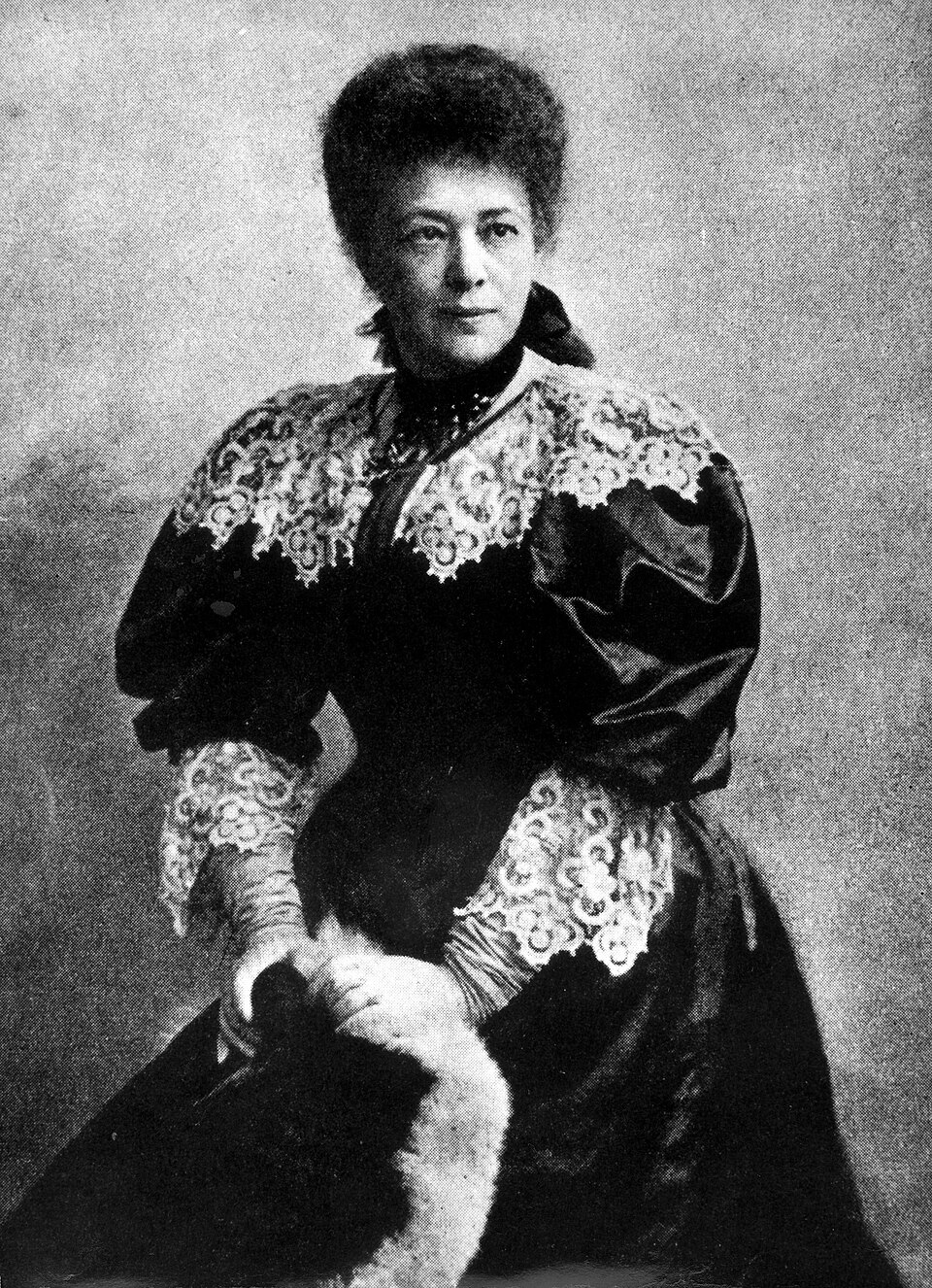 Bertha von Suttner — Ölgemälde-Porträt mit Perlenkette